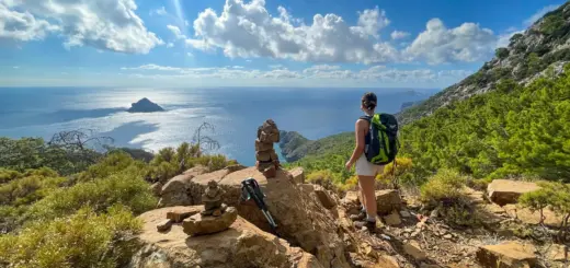 Wanderung am Küstenpfad - Katherina Lourdas - Erlebnisrundreisen.de