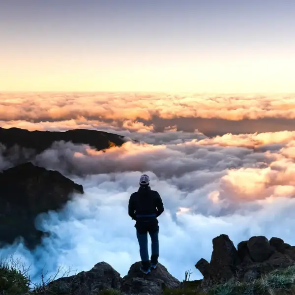 Sonnenaufgang über den Wolken - marcin jucha - Erlebnisrundreisen.de