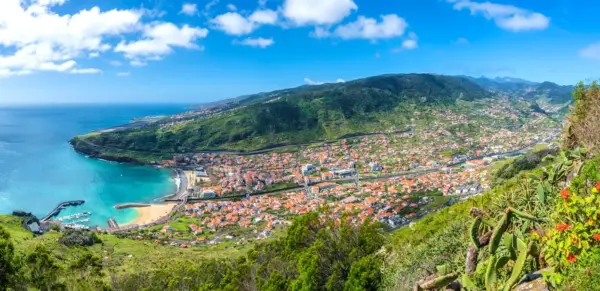 Machico Bay - Balate Dorin - © Balate Dorin /Adobe.com - Erlebnisrundreisen.de