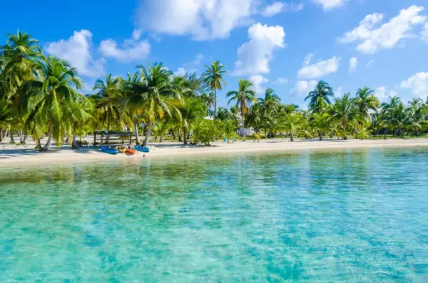 Strand auf Caye Caulker - Simon Dannhauer - © Simon Dannhauer / Adobe.com - Erlebnisrundreisen.de