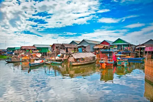 Dörfer am Tonle Sap See - Aleksandar Todorovic - © Aleksandar Todorovic / Adobe.com - Erlebnisrundreisen.de
