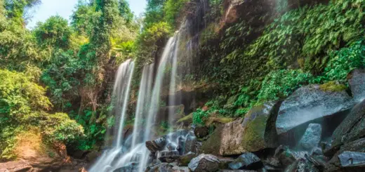 Wasserfall im Phnom Kulen-Nationalpark - Mounir Chraïbi - © Mounir Chraïbi / Adobe.com - Erlebnisrundreisen.de