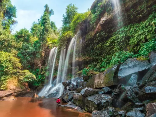 Wasserfall im Phnom Kulen-Nationalpark - Mounir Chraïbi - © Mounir Chraïbi / Adobe.com - Erlebnisrundreisen.de