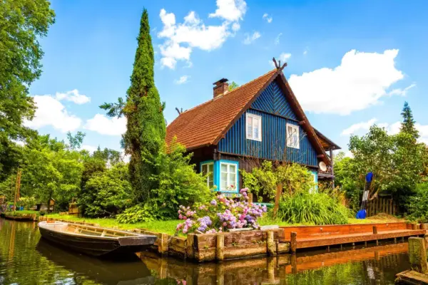 Haus am Kanal - spuno - © spuno / Adobe.com - Erlebnisrundreisen.de