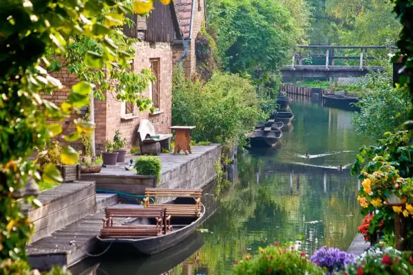 Boote im Spreewald - Klaus Heidemann - © Klaus Heidemann / Adobe.com - Erlebnisrundreisen.de
