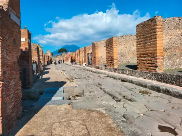Unterwegs in Pompeji - Mareike Potrikus - Erlebnisrundreisen.de