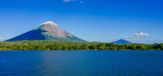 Vulkane auf der Isla Ometepe - Simon Dannhauer - © Simon Dannhauer / Adobe.com - Erlebnisrundreisen.de