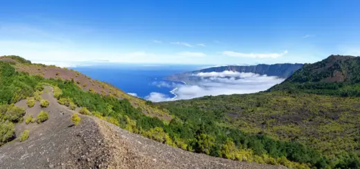 Blick über das Golfo-Tal - Robert Schneider - © Robert Schneider / Adobe.com - Erlebnisrundreisen.de