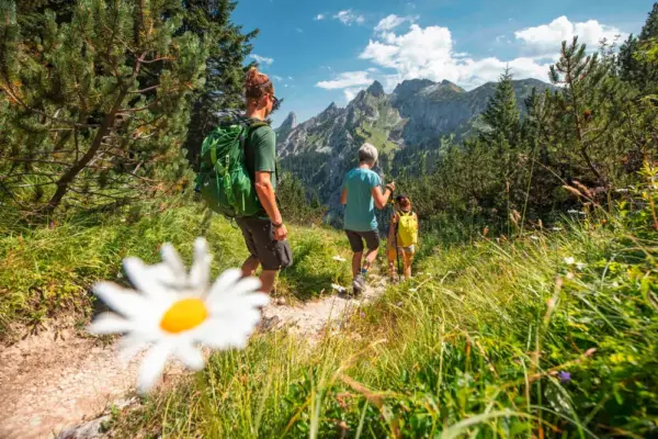 Wanderer in den Ammergauer Alpen - lettas - ©lettas - Erlebnisrundreisen.de