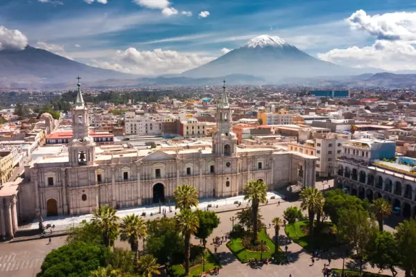 Blick auf Arequipa - christian vinces / Adobe.com - © christian vinces / Adobe.com - Erlebnisrundreisen.de