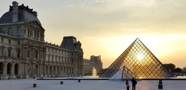 Der Louvre am Abend - Maurice Subervie - © Atout France / Maurice Subervie - Erlebnisrundreisen.de