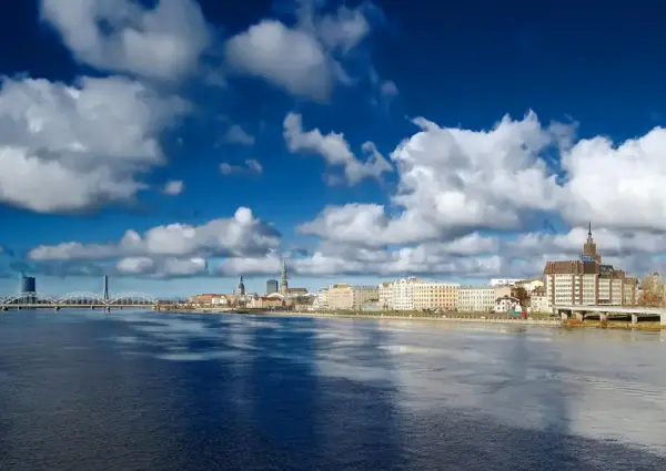 Rigablick auf die Daugava - Weite Welt Reisen - Erlebnisrundreisen.de