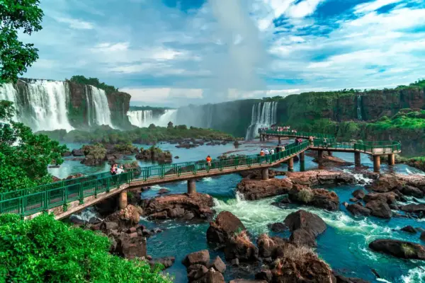 Iguazú-Fälle - edojob / Adobe.com - © edojob / Adobe.com - Erlebnisrundreisen.de