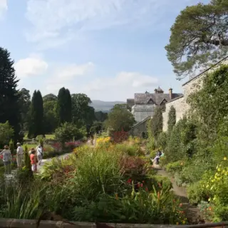 Bodnant Garden - - © Hawlfraint y Goron / © Crown copyright (2025) Cymru Wales - Erlebnisrundreisen.de