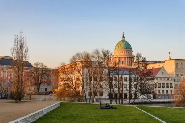 Blick auf Potsdam und St. Nikolaikirche - Peeradontax - © Peeradontax / Adobe.com - Erlebnisrundreisen.de