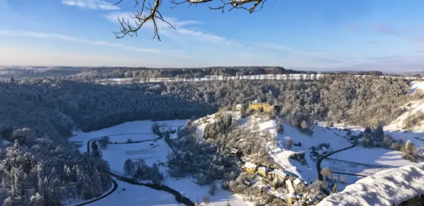 Blick ins winterliche Lautertal - - © - Erlebnisrundreisen.de
