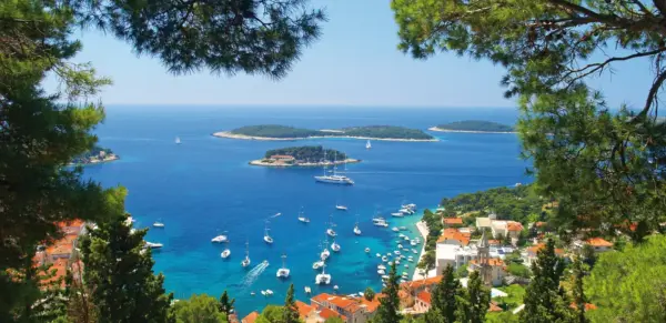 Blick auf Hvar - Sabine Schoen - Erlebnisrundreisen.de