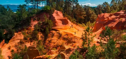 Ockerfelsen bei Roussillon - Bernard GIRARDIN - © Bernard GIRARDIN – stock.adobe.com - Erlebnisrundreisen.de