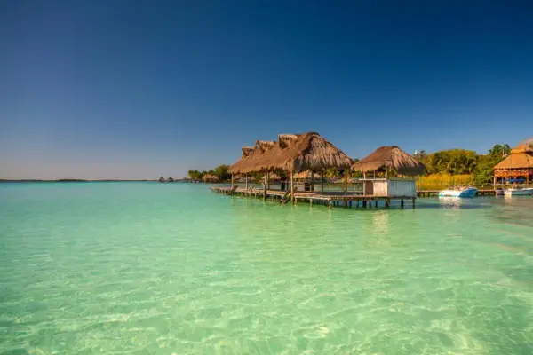 Lagune in Bacalar - Paulo - © Paulo / Adobe.com - Erlebnisrundreisen.de