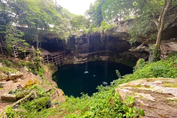 Cenote Zací bei Valladolid - Andreas - © Andreas / Adobe.com - Erlebnisrundreisen.de
