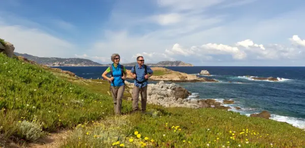 Küstenwanderung bei Calvi - lettas - lettas / Adobe.com - Erlebnisrundreisen.de
