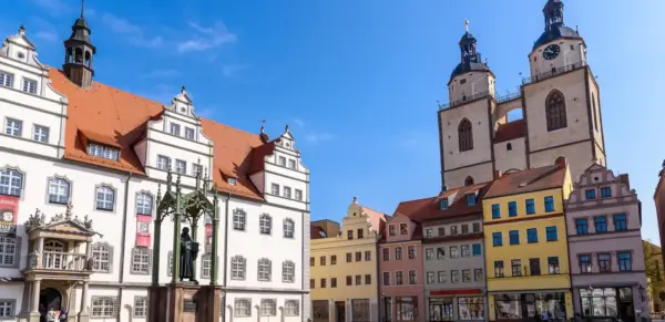 Marktplatz mit Lutherdenkmal in Wittenberg - Mattoff - © Mattoff / Adobe.com - Erlebnisrundreisen.de