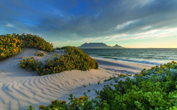 Blouberg,Strand,Beach,Sunset,In,Capetown,With,View,Towards,Table