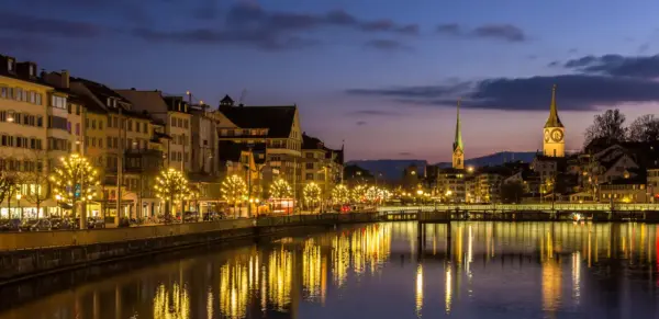 Zürich bei Nacht - Leonid Andronov - Leonid Andronov /Adobe.com - Erlebnisrundreisen.de
