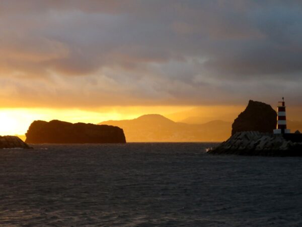 Blick von Pico zur Nachbarinsel Faial