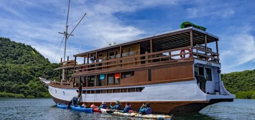 Günstige Indonesien Gruppenreisen für 18 - 39 jaehrige 2026/2027 | Erlebnisrundreisen.de