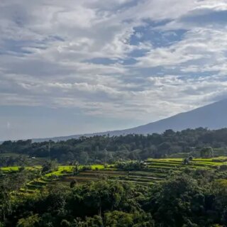 Günstige Indonesien Gruppenreisen für 18 - 39 jaehrige 2026/2027 | Erlebnisrundreisen.de