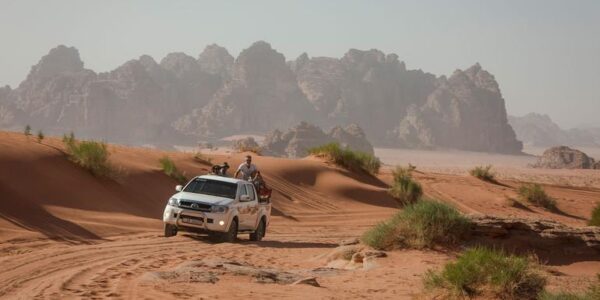 Adventure-Trip-Entdecke-Jordanien-Wuesten-Petra-Totes-Meer