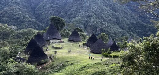 Günstige Indonesien Gruppenreisen für 18 - 39 jaehrige 2026/2027 | Erlebnisrundreisen.de