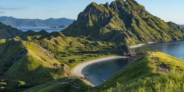 Adventure-Trip-Ubud-to-Flores-Komodo-Dragons-Beaches-Tribal-Treks