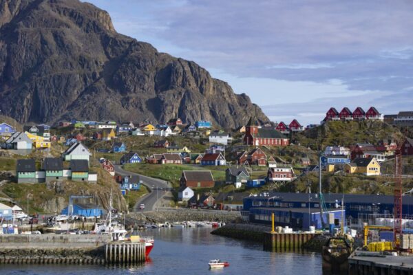 Sisimiut im Sonnenschein