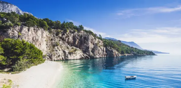 Küstenabschnitt zwischen Tučepi und Makarska - kite_rin - kite_rin / Adobe.com - Erlebnisrundreisen.de
