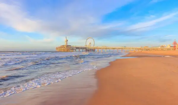 Am Strand von Scheveningen - Z. Jacobs - © Z. Jacobs / Adobe.com - Erlebnisrundreisen.de