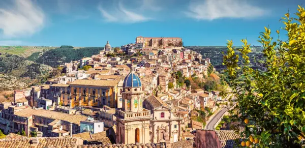 Blick auf Ragusa - Andrew Mayovskyy - © Andrew Mayovskyy / Adobe.com - Erlebnisrundreisen.de