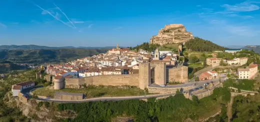 Blick auf Morella - IgorsPerspective - © IgorsPerspective / Adobe.com - Erlebnisrundreisen.de